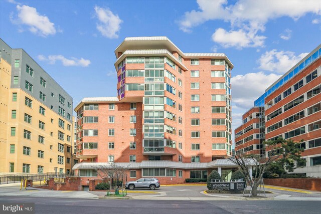 1001 N Vermont St Unit 812, Arlington, VA 22201 - view of apartment building / complex
