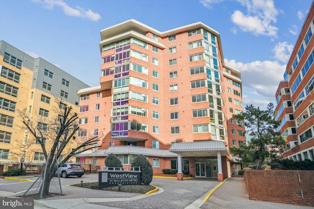 1001 N Vermont St Unit 812, Arlington, VA 22201 - view of apartment building / complex with uncovered parking