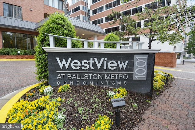 1001 N Vermont St Unit 812, Arlington, VA 22201 - view of community / neighborhood sign
