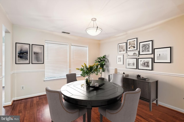 8 Ashford Ct, Annapolis, MD 21403 - dining room with wood finished floors and baseboards