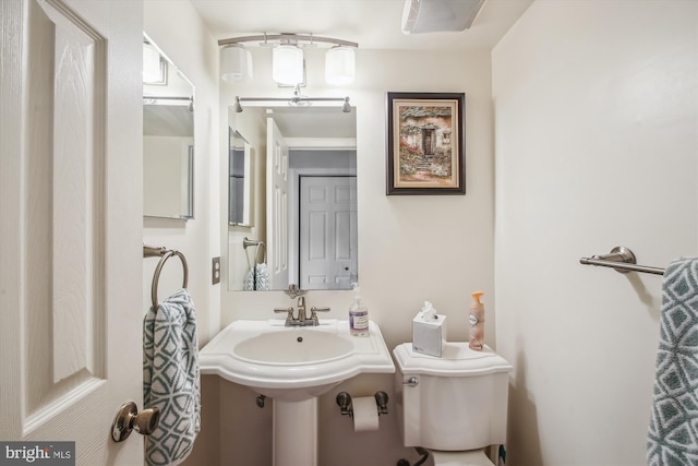 1650 Woodtree Ct E, Annapolis, MD 21409 - half bath with toilet