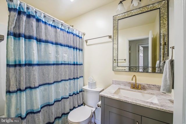 1650 Woodtree Ct E, Annapolis, MD 21409 - full bath with vanity, toilet, and a shower with curtain