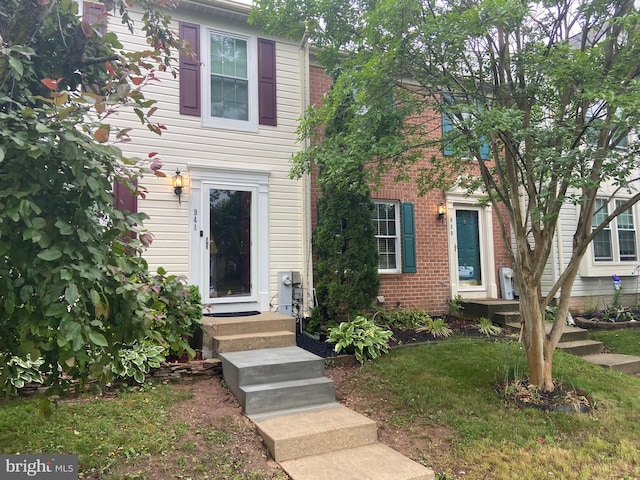941 Chestnut Manor Ct, Curtis Bay, MD 21226 - view of front of home with brick siding