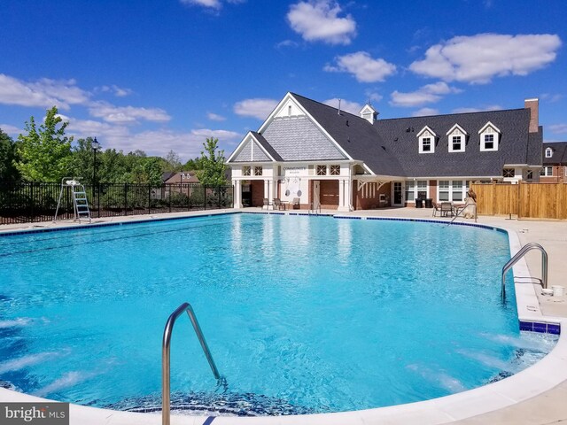 316 Parkview Ave, Gaithersburg, MD 20878 - community pool featuring fence and a patio area