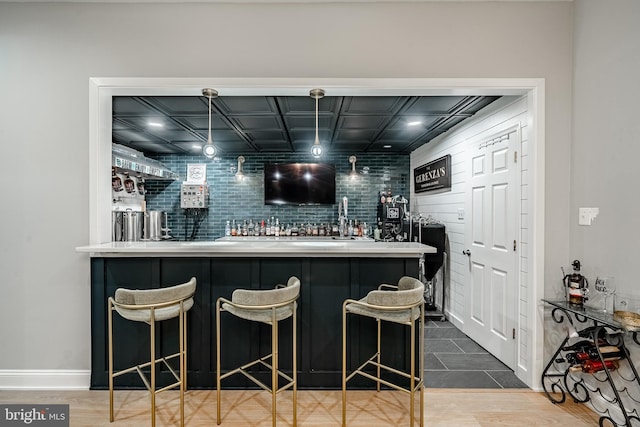 201 Ivystone Dr, Downingtown, PA 19335 - indoor wet bar with baseboards