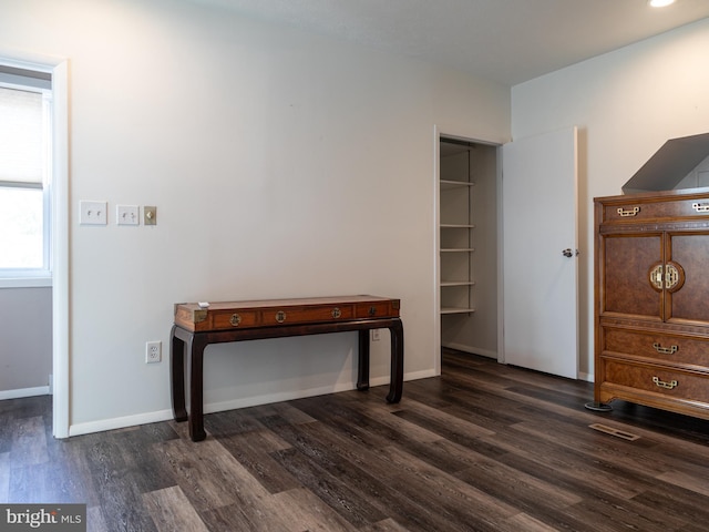 5607 Meridian Rd, Gibsonia, PA 15044 - unfurnished bedroom featuring dark wood finished floors and baseboards