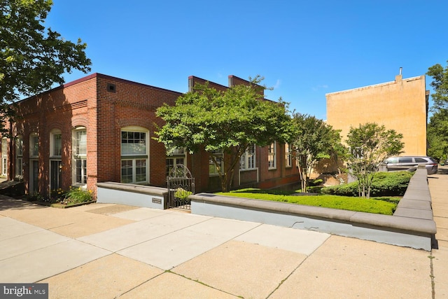 view of front facade with brick siding