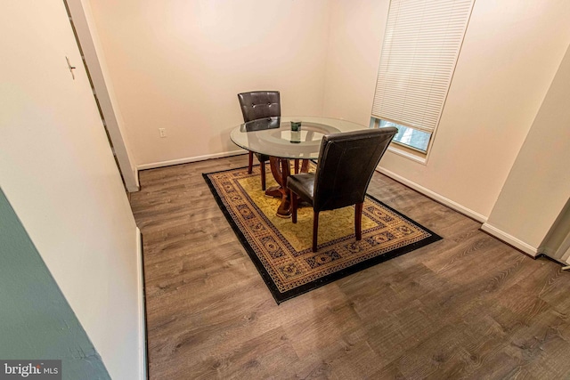 5 Canterbury Sq Unit 201, Alexandria, VA 22304 - dining room featuring wood finished floors and baseboards