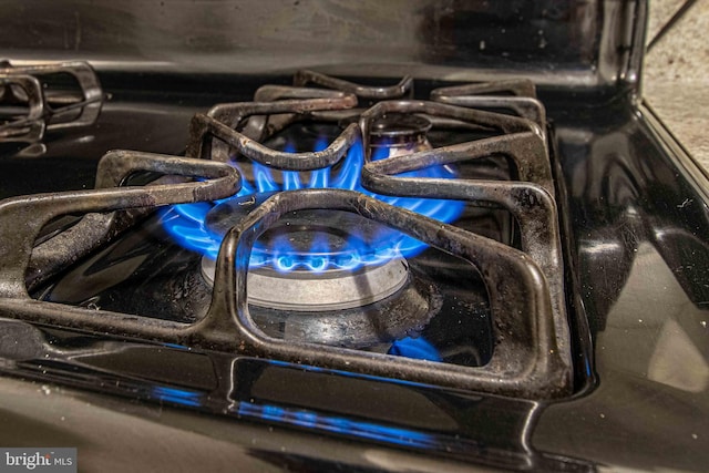 5 Canterbury Sq Unit 201, Alexandria, VA 22304 - kitchen view of cooktop