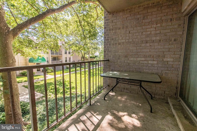 5 Canterbury Sq Unit 201, Alexandria, VA 22304 - view of balcony