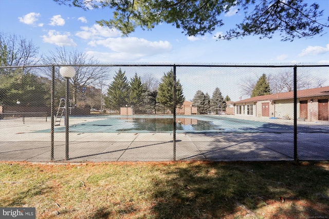 19439 Brassie Pl Unit 101, Gaithersburg, MD 20886 - view of community pool