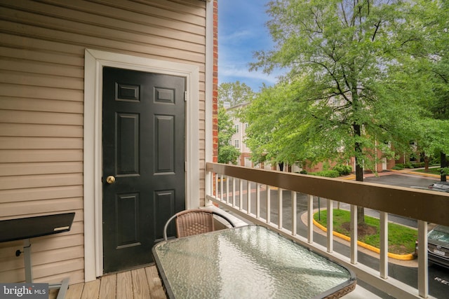 4320 Cannon Ridge Ct Unit 50, Fairfax, VA 22030 - balcony featuring outdoor dining space