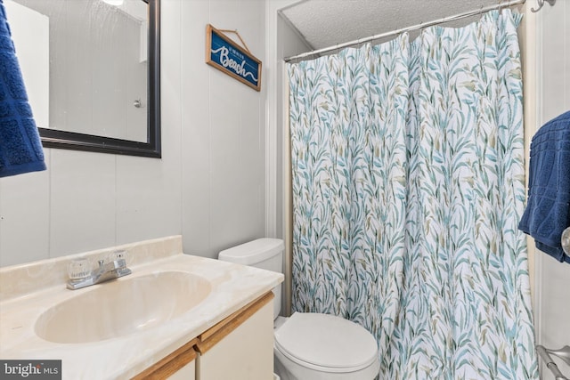 411 146th St Unit 332, Ocean City, MD 21842 - full bathroom featuring toilet, vanity, and a shower with shower curtain
