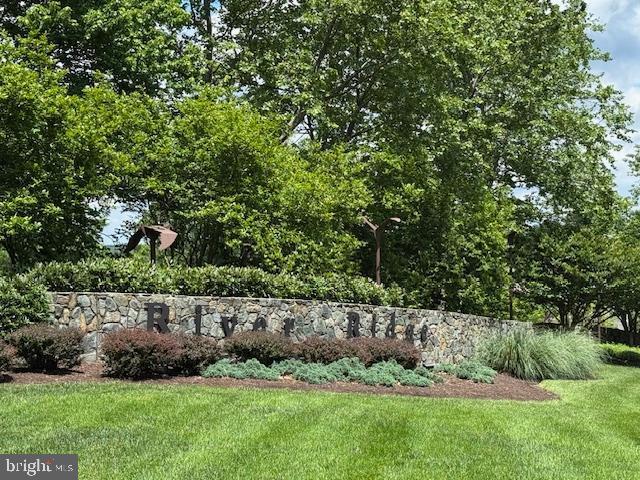 1720 Faversham Way, Woodbridge, VA 22192 - community sign with a yard