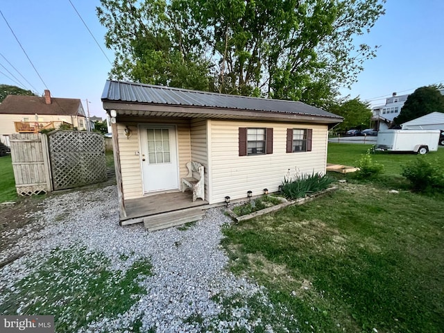 view of outbuilding with an outbuilding