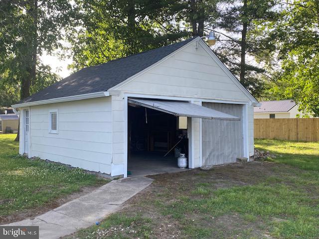 view of detached garage