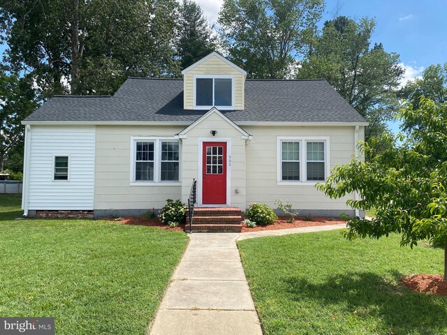 202 Oak St, Hurlock, MD 21643 - view of front of property with a front lawn and roof with shingles
