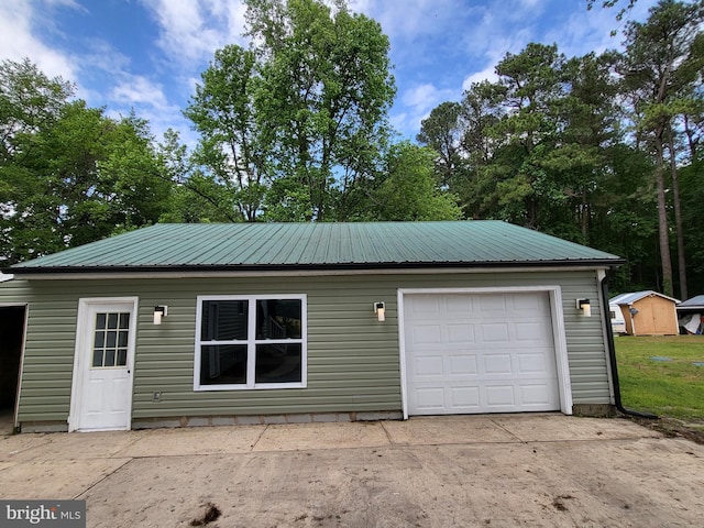 1211 Williamsville Rd, Houston, DE 19954 - garage with driveway
