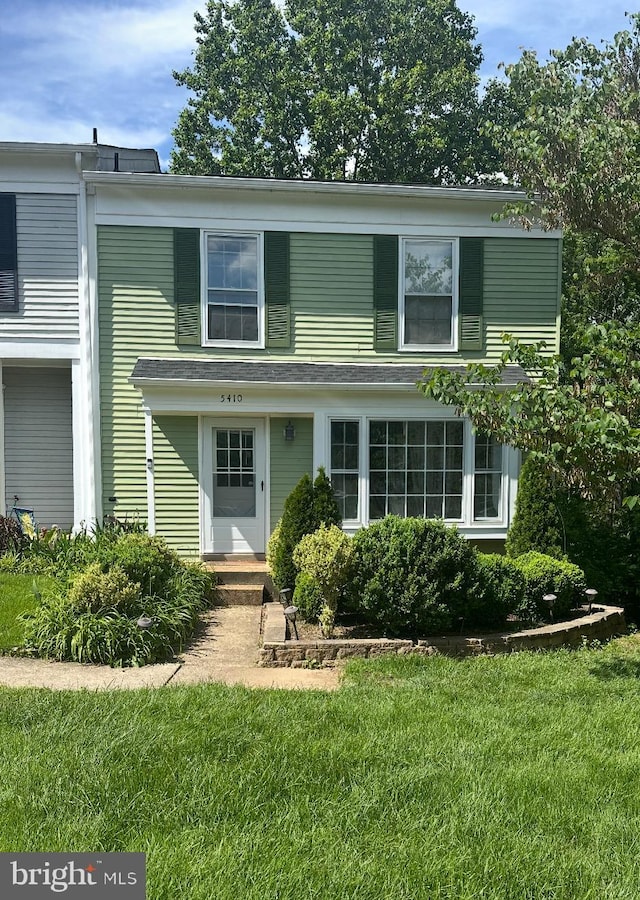 5410 Riverboat Way, Fairfax, VA 22032 - view of front of home featuring a front lawn