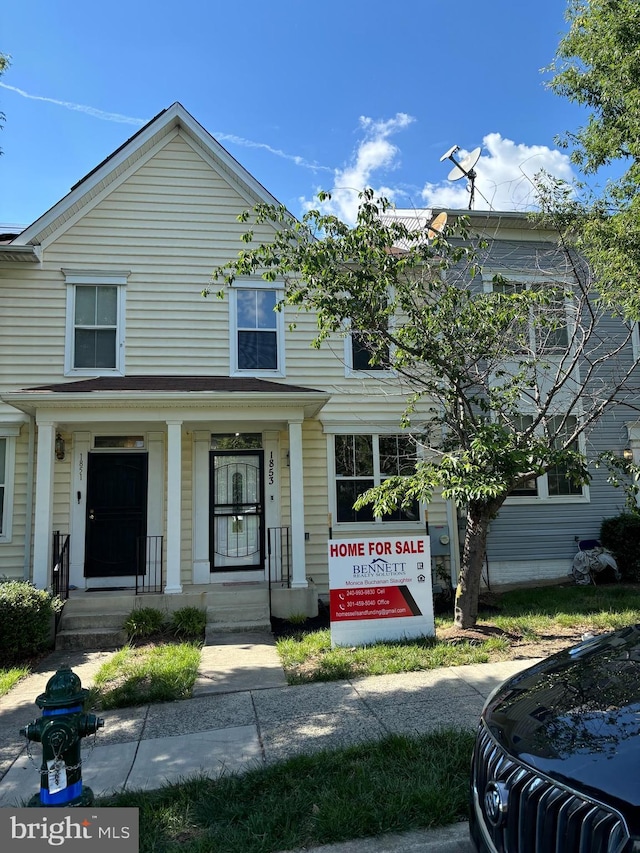 1853TOBIASDRIVESE Tobias Dr SE, Washington, DC 20020 - view of front of home featuring covered porch
