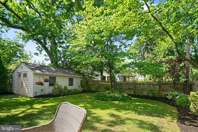 328 Avondale Ave, Haddonfield, NJ 08033 - view of yard with an outbuilding