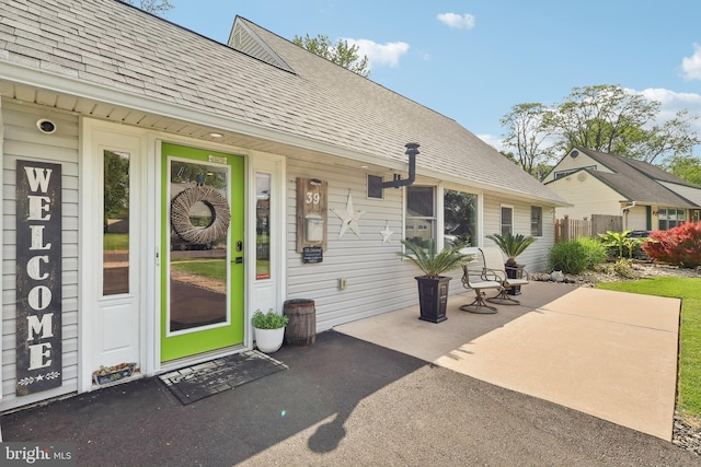 39 Village Ln, Levittown, PA 19054 - back of property featuring a shingled roof
