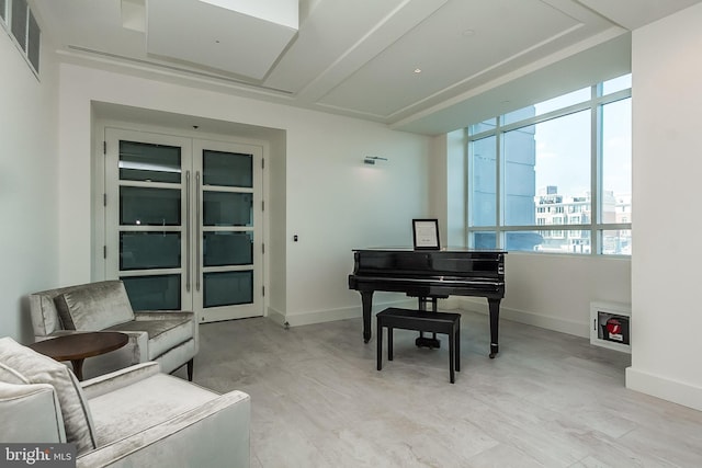 100 Harborview Dr Unit 513, Baltimore, MD 21230 - living area featuring plenty of natural light and baseboards