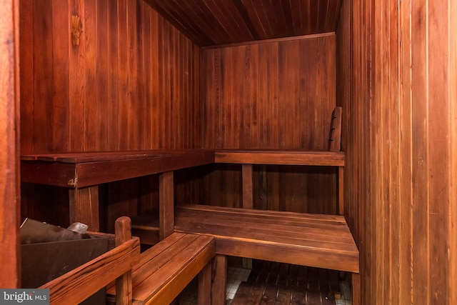 100 Harborview Dr Unit 513, Baltimore, MD 21230 - relaxing sauna / steam room featuring wooden walls and wood ceiling