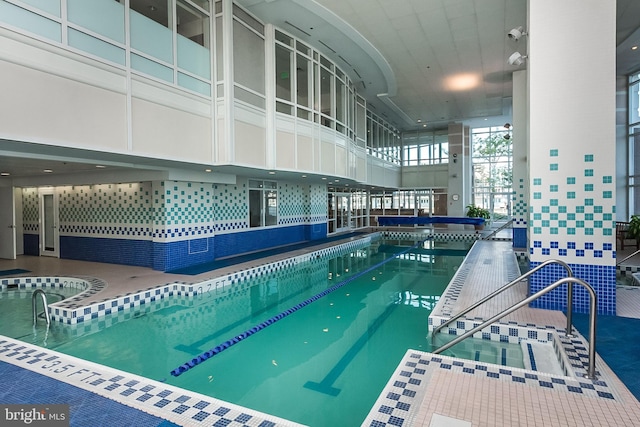 100 Harborview Dr Unit 513, Baltimore, MD 21230 - view of indoor community pool