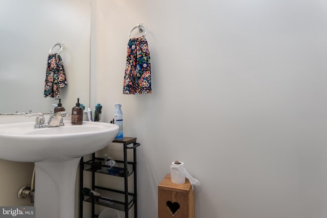 261 Osprey Ln, Hummelstown, PA 17036 - bathroom featuring a sink