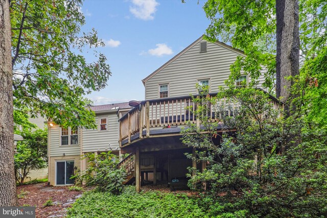 2032 Franklin Cluster Ct, Falls Church, VA 22043 - rear view of house with a deck