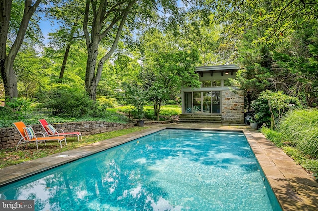 6 Meadow Rd, Baltimore, MD 21212 - outdoor pool featuring an exterior structure and an outbuilding