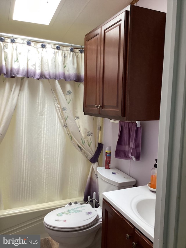 4041 Conowingo Rd, Darlington, MD 21034 - full bathroom featuring toilet, shower / bath combo with shower curtain, and vanity
