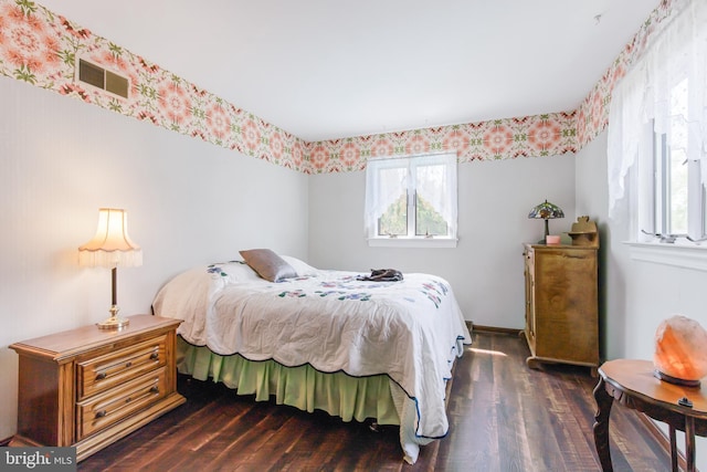 575 Millcross Rd, Lancaster, PA 17601 - bedroom featuring dark wood-type flooring