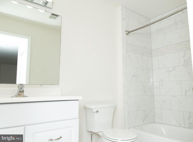 1615 Foxmeadow Cir Unit 1615, Royersford, PA 19468 - full bath featuring vanity, toilet, and tub / shower combination