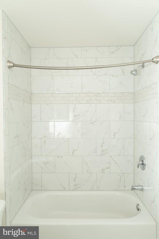 1615 Foxmeadow Cir Unit 1615, Royersford, PA 19468 - full bath featuring bathtub / shower combination