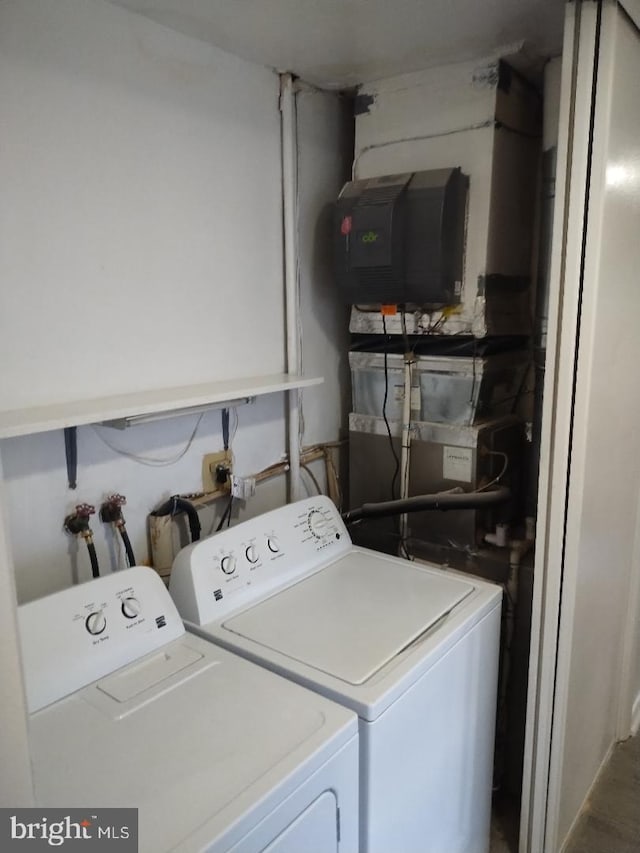 2841 Aquarius Ave, Silver Spring, MD 20906 - laundry area featuring washer and clothes dryer