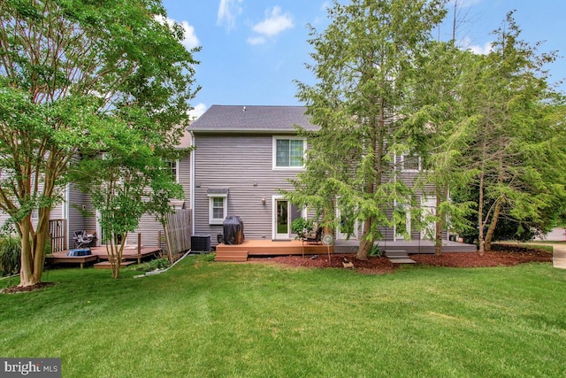 17 Edgewood Green Ct, Annapolis, MD 21403 - back of property with a deck, central AC unit, and a lawn