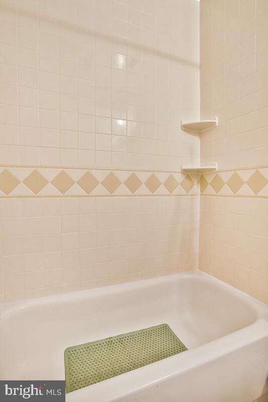 22350 Old Hundred Rd, Barnesville, MD 20838 - bathroom featuring a tub to relax in and a shower
