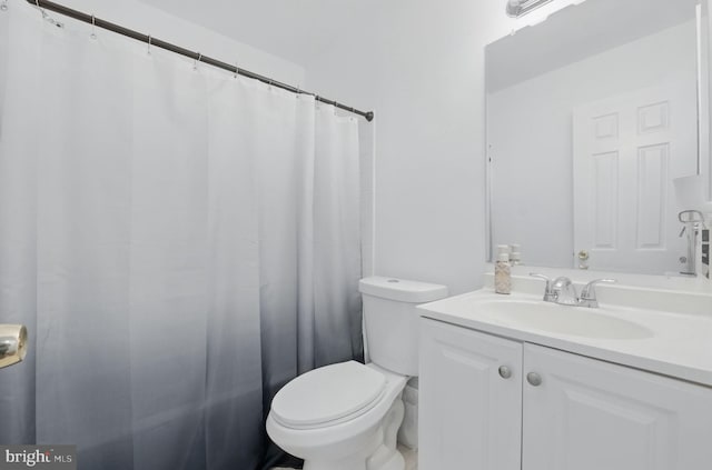 1252 Knoll Mist Ln, Gaithersburg, MD 20879 - bathroom featuring vanity and curtained shower