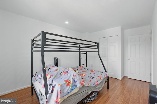 1252 Knoll Mist Ln, Gaithersburg, MD 20879 - bedroom featuring wood finished floors, a closet, and recessed lighting