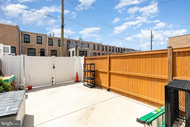 814 N Patterson Park Ave, Baltimore, MD 21205 - view of patio featuring a gate