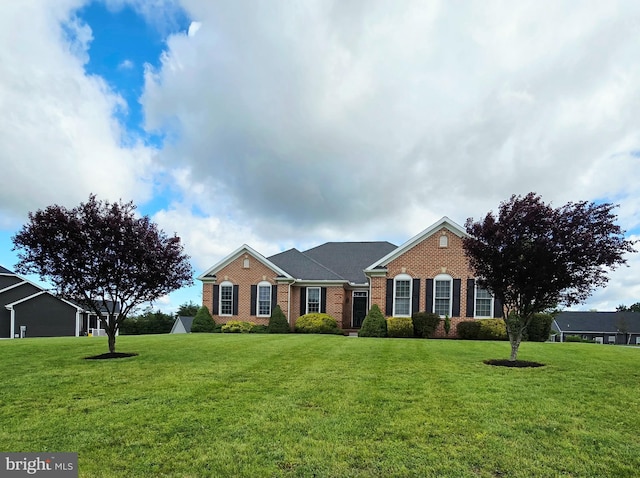 7677 Green Ridge Ln, Abbottstown, PA 17301 - view of front of property featuring brick siding and a front yard