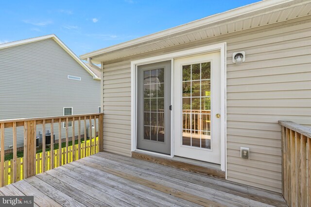 1118 Ashby St, Front Royal, VA 22630 - view of wooden terrace