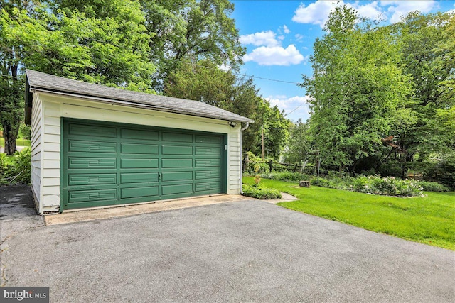 61 Park Rd, Reading, PA 19609 - view of detached garage