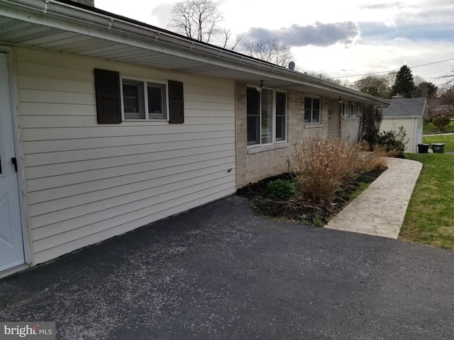 1320 Oak Ln, New Cumberland, PA 17070 - view of side of property