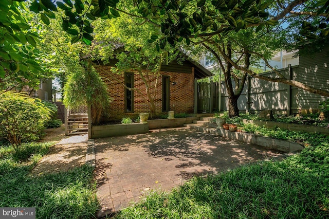 3419 Lowell St NW, Washington, DC 20016 - view of yard