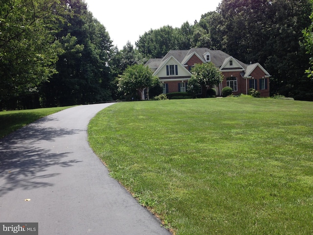 11709 Pine Tree Dr, Fairfax, VA 22033 - view of front of home with a front yard