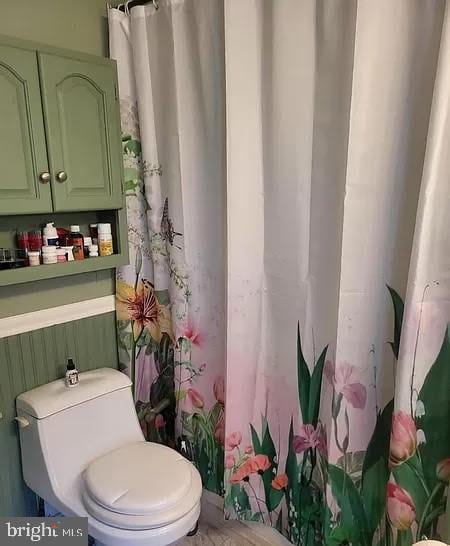 79 Martin Dr, Whiting, NJ 08759 - full bathroom with toilet and a shower with curtain
