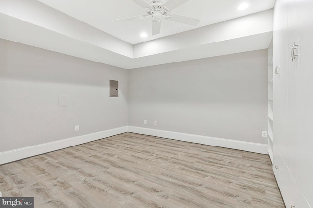 1473 Evans Farm Dr, Mclean, VA 22101 - spare room with wood finished floors, baseboards, a ceiling fan, and recessed lighting